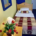 Rehberge Mitte 호텔 2*