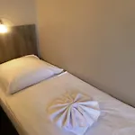 Rehberge Mitte 호텔 2*