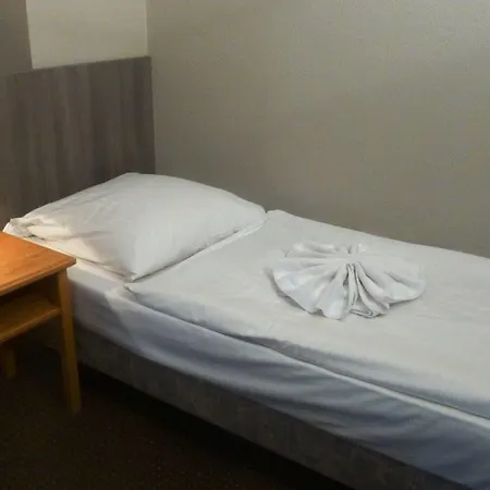 Hotel Rehberge Mitte 2*
