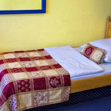 Hotel Rehberge Mitte 2*