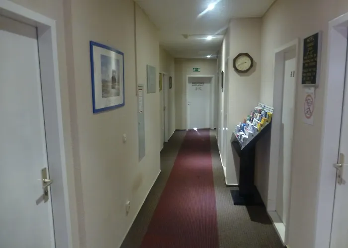 Rehberge Mitte Hotel 2*