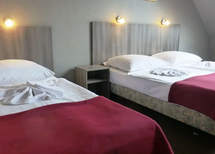 Rehberge Mitte 호텔 2*